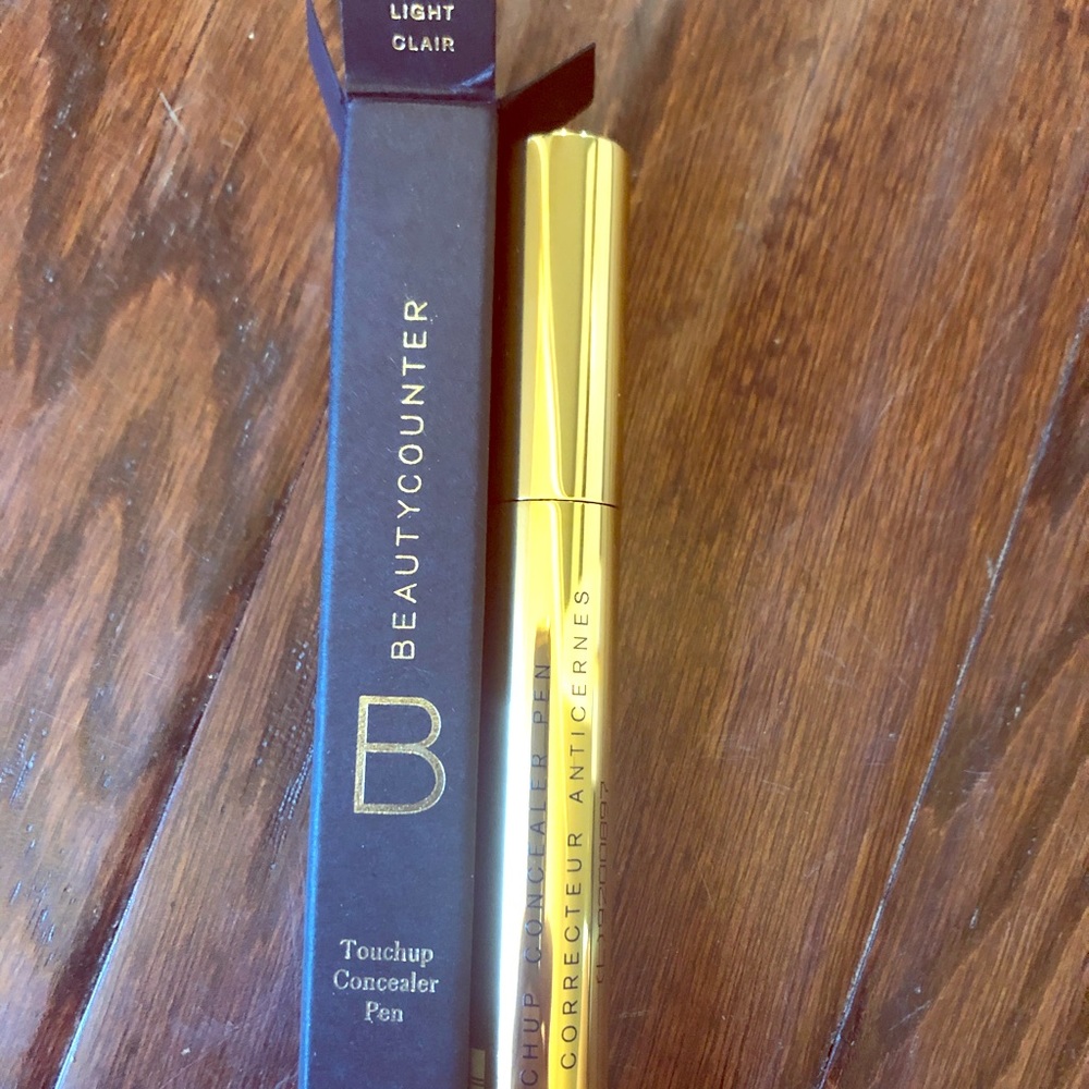 Beautycounter Concealer Pen - Light